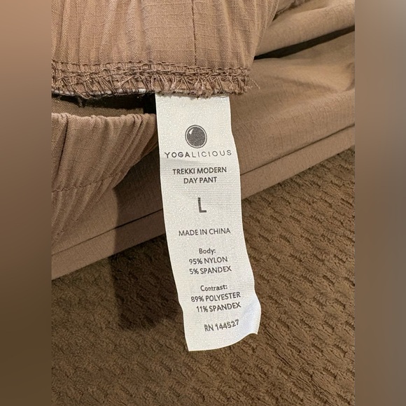NWT Yogalicious Leafless Tree Trekki Modern Day Pant - L - Picture 3 of 8